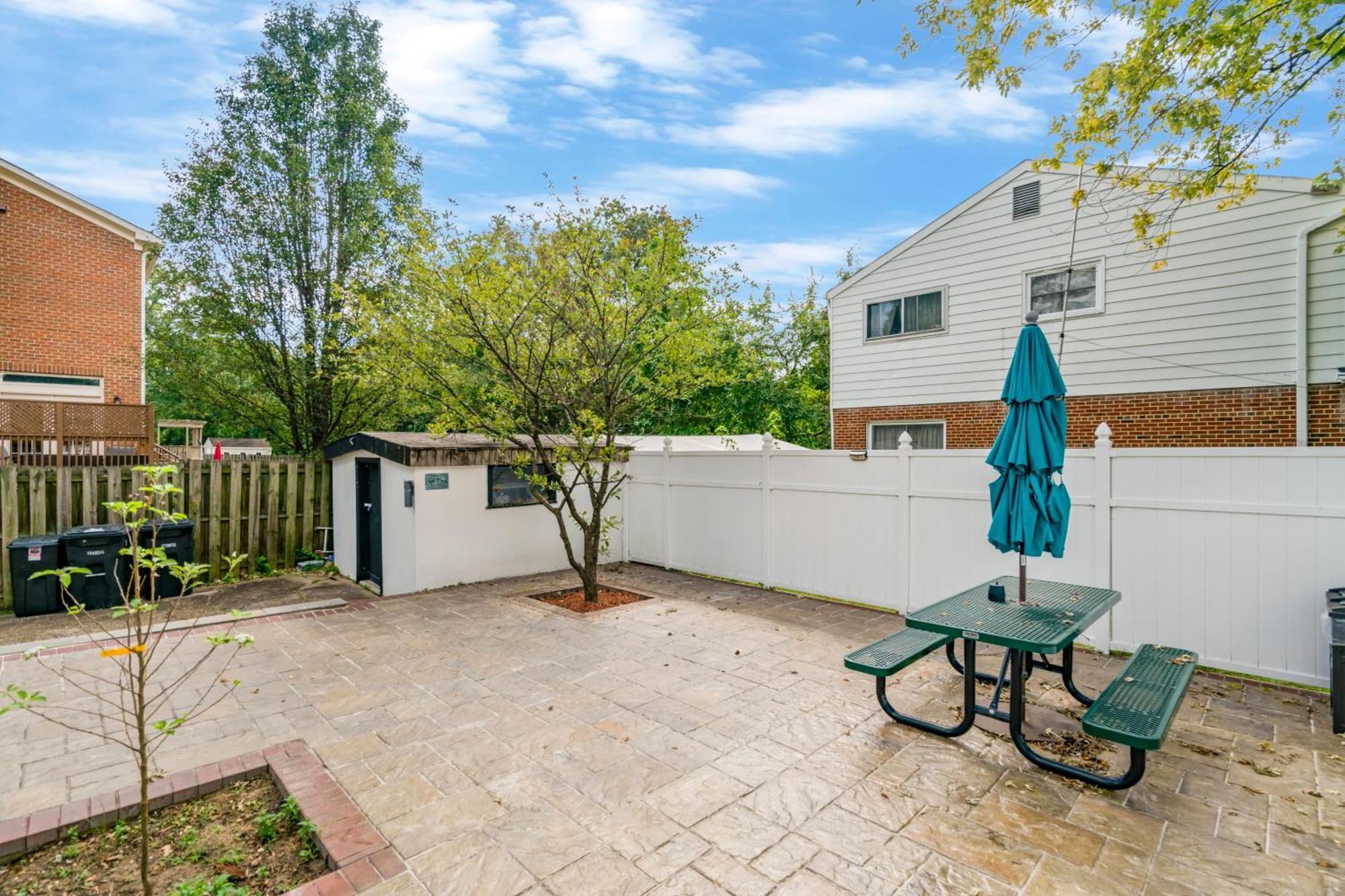 Escape To Our Cozy 3 Bed Rm 2 Bath Unit In Alexandria Va Villa Exterior photo